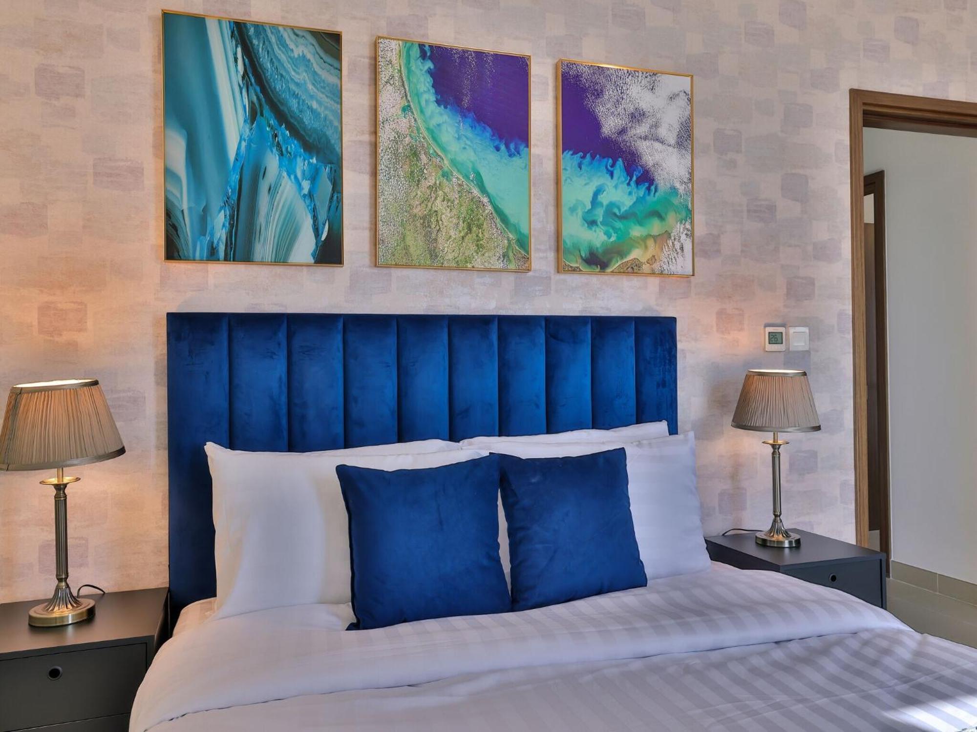 Luxurious Apartments Dubai Marina Views Pool Gym By Sojo Stay 외부 사진