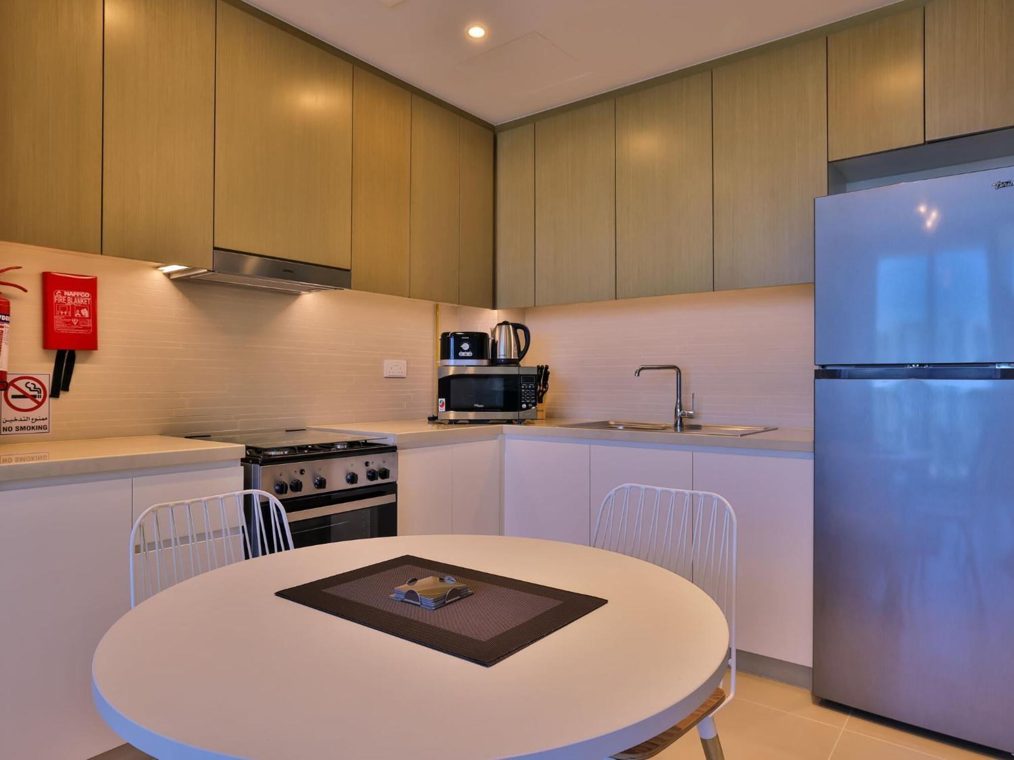 Luxurious Apartments Dubai Marina Views Pool Gym By Sojo Stay 외부 사진