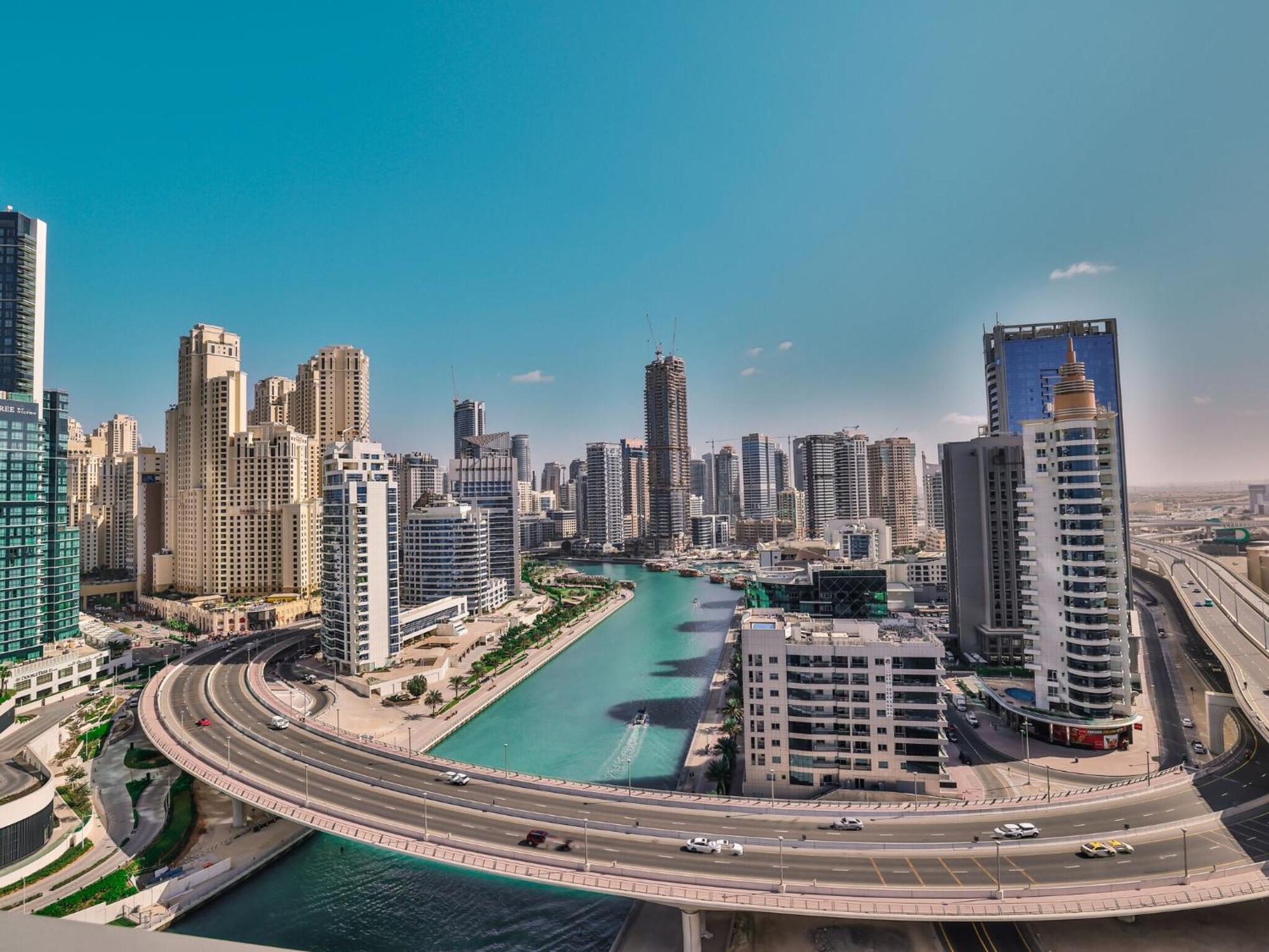 Luxurious Apartments Dubai Marina Views Pool Gym By Sojo Stay 외부 사진