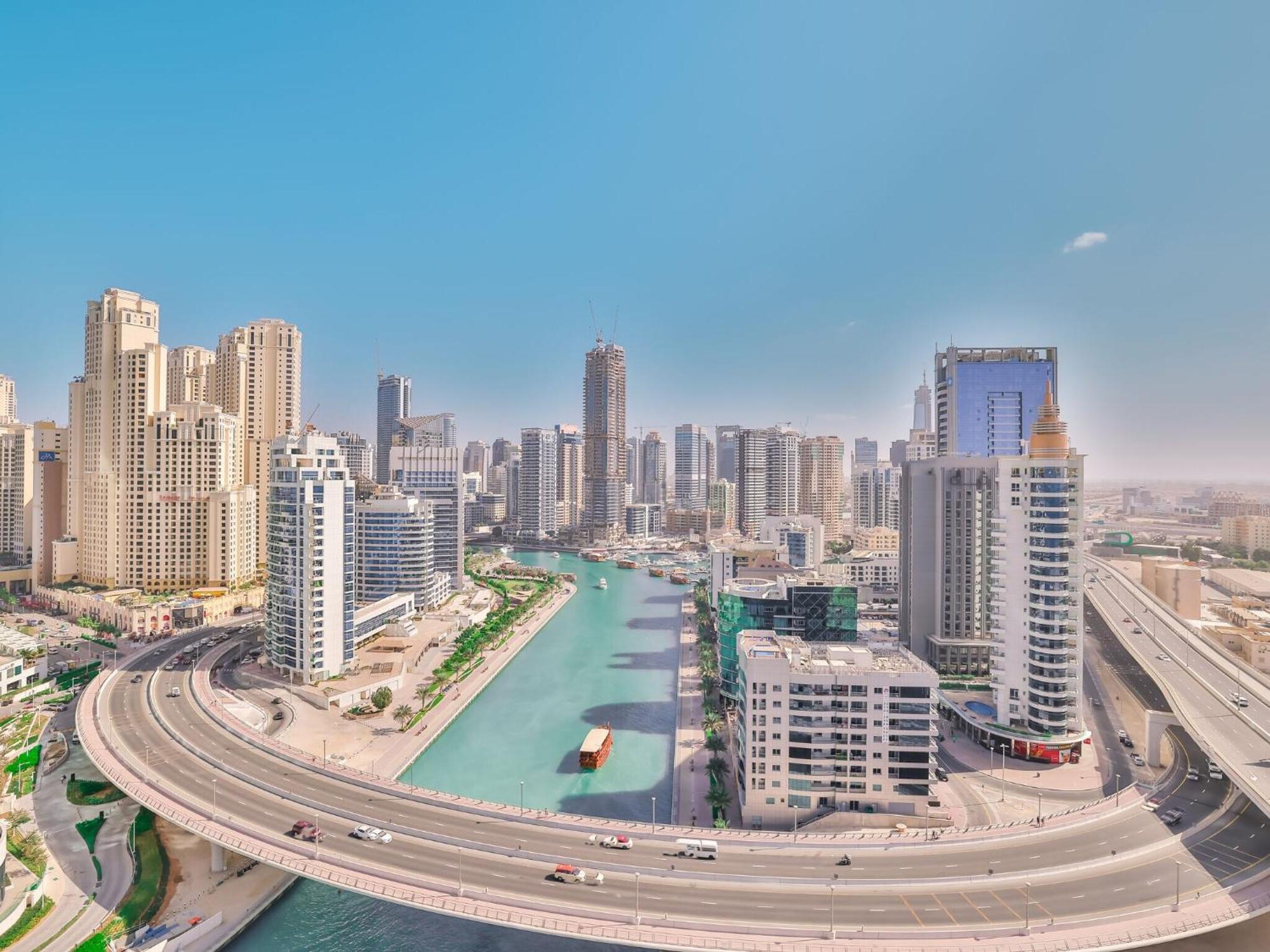 Luxurious Apartments Dubai Marina Views Pool Gym By Sojo Stay 외부 사진