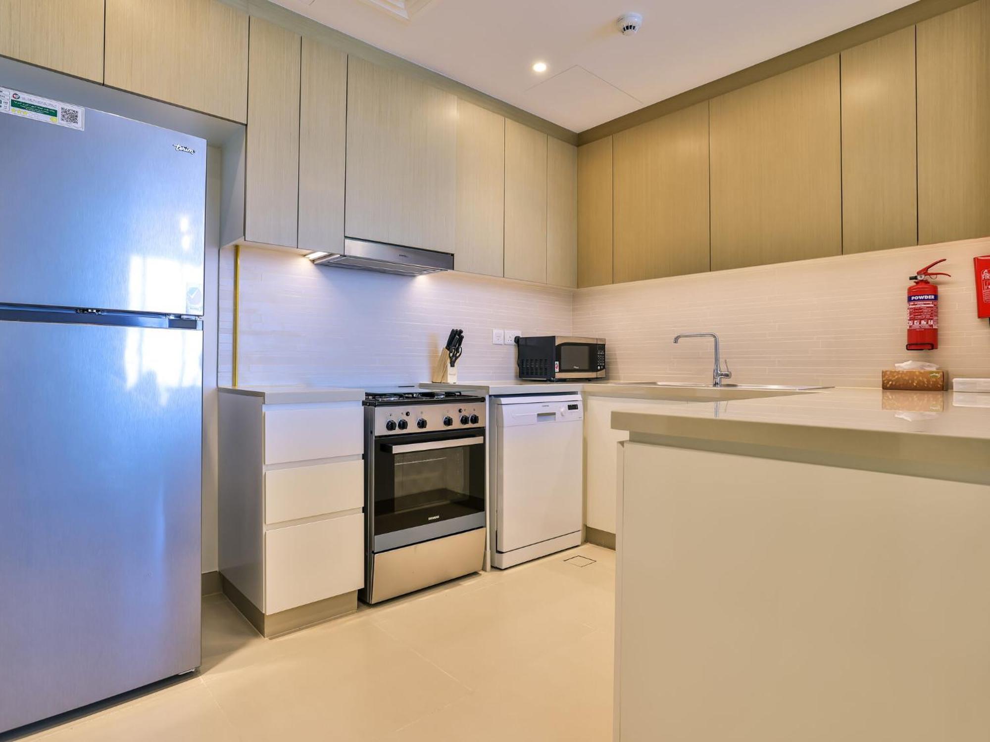 Luxurious Apartments Dubai Marina Views Pool Gym By Sojo Stay 외부 사진