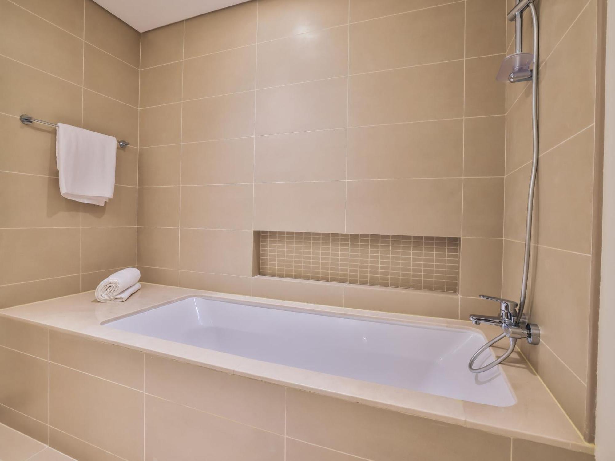 Luxurious Apartments Dubai Marina Views Pool Gym By Sojo Stay 외부 사진