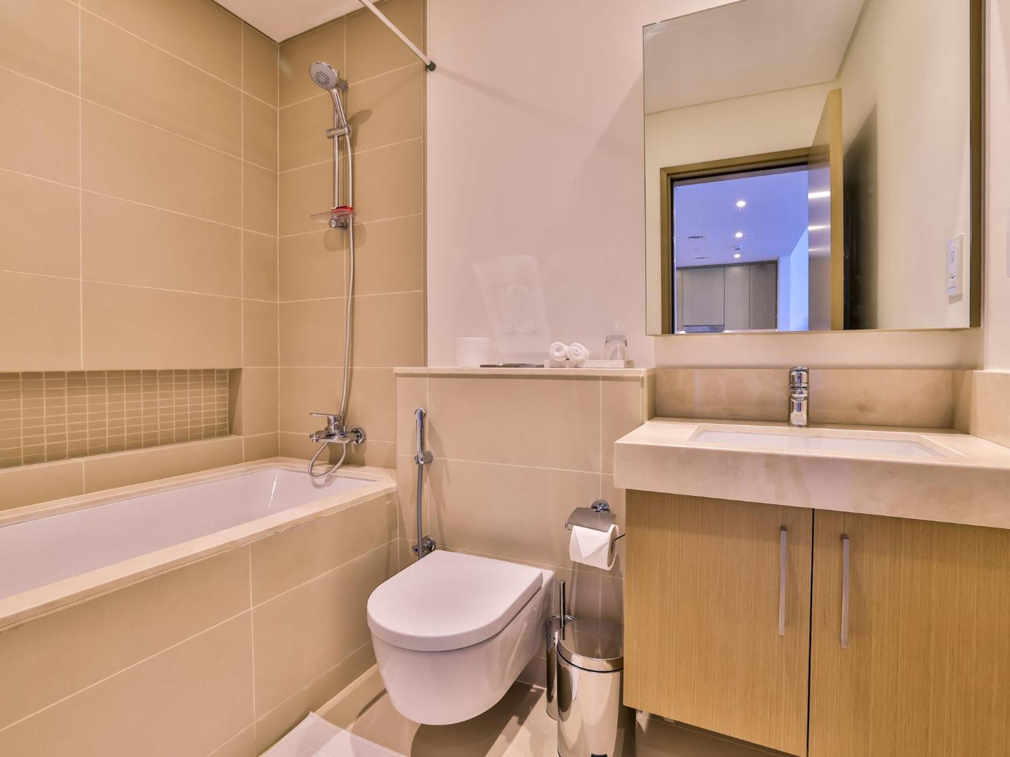 Luxurious Apartments Dubai Marina Views Pool Gym By Sojo Stay 외부 사진