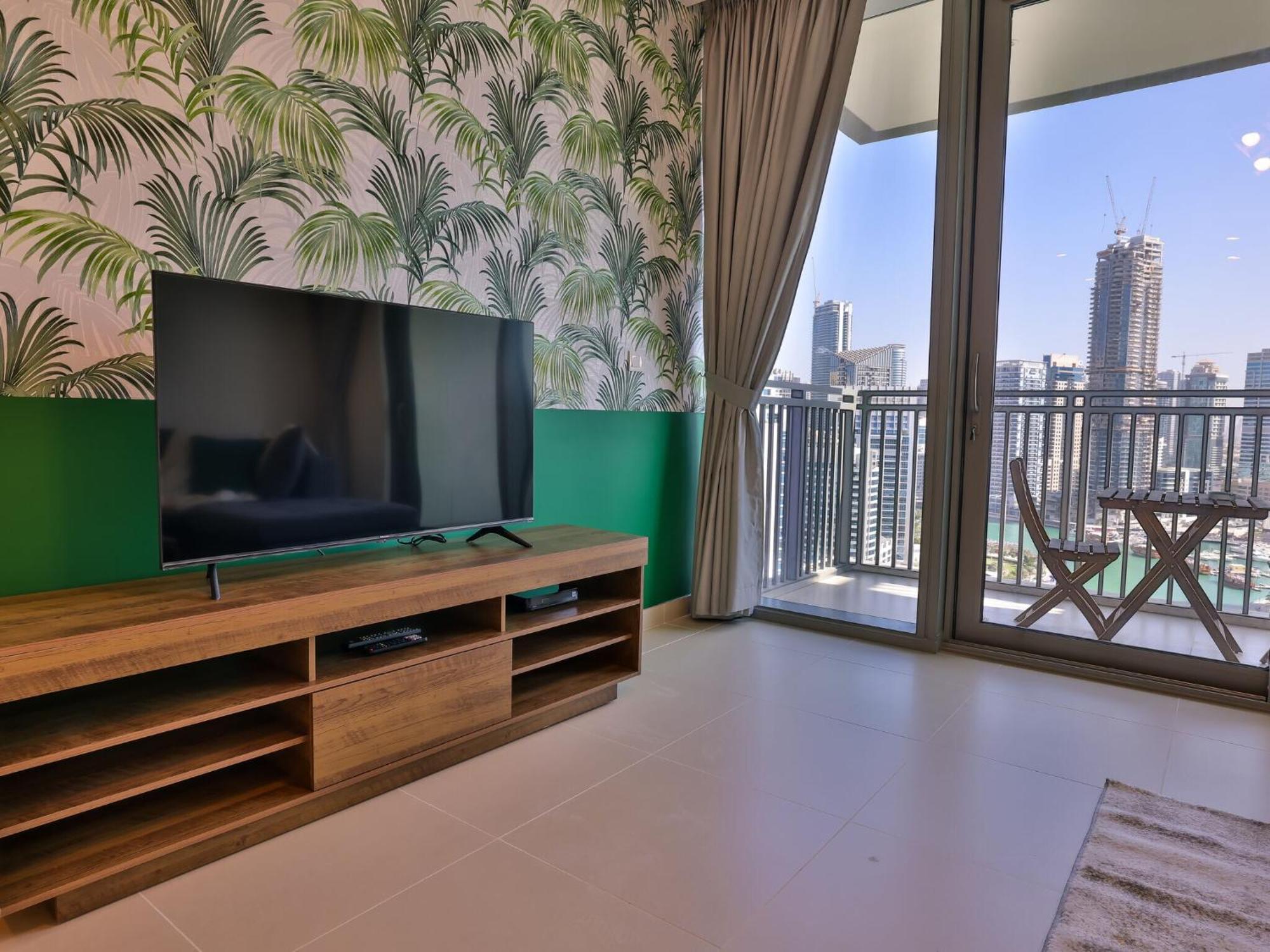 Luxurious Apartments Dubai Marina Views Pool Gym By Sojo Stay 외부 사진