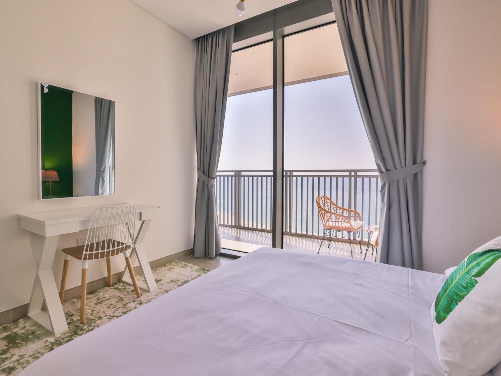 Luxurious Apartments Dubai Marina Views Pool Gym By Sojo Stay 외부 사진