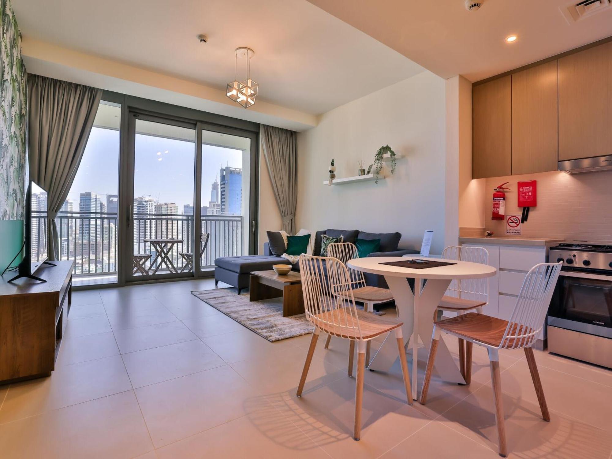 Luxurious Apartments Dubai Marina Views Pool Gym By Sojo Stay 외부 사진