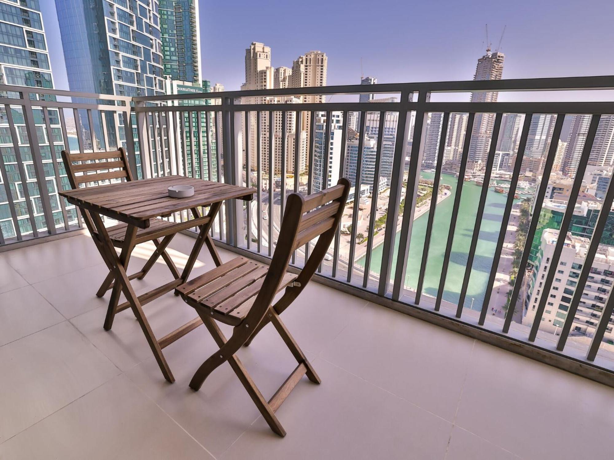 Luxurious Apartments Dubai Marina Views Pool Gym By Sojo Stay 외부 사진